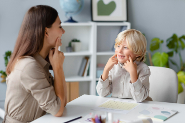 Cách rèn luyện tư duy phản biện để không bị cuốn theo đám đông