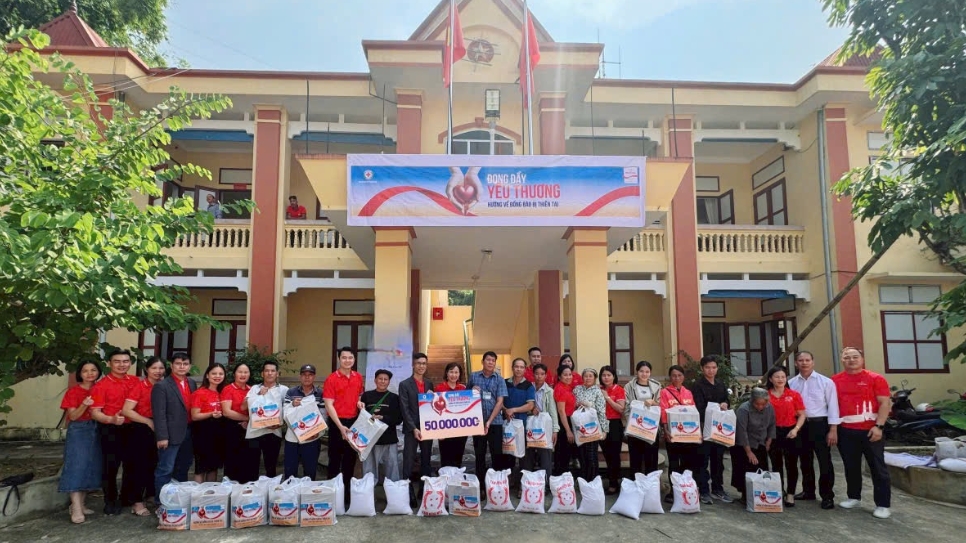 Chương trình "Đong đầy yêu thương" tại Hòa Bình