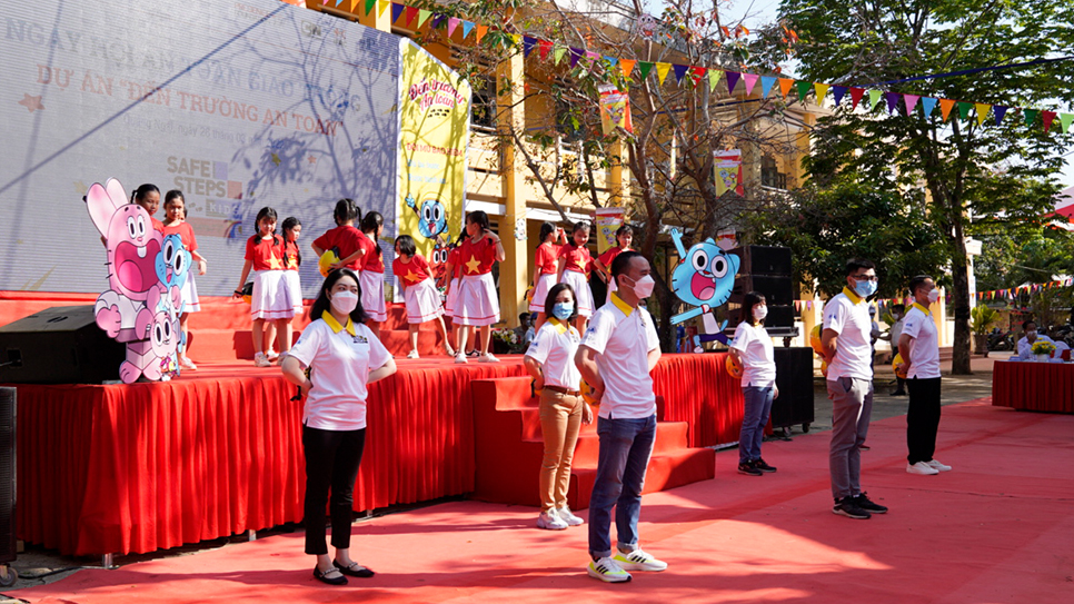 Đủ ba bước – Rước bình an