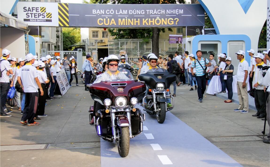 Cuộc diễu hành bằng xe máy