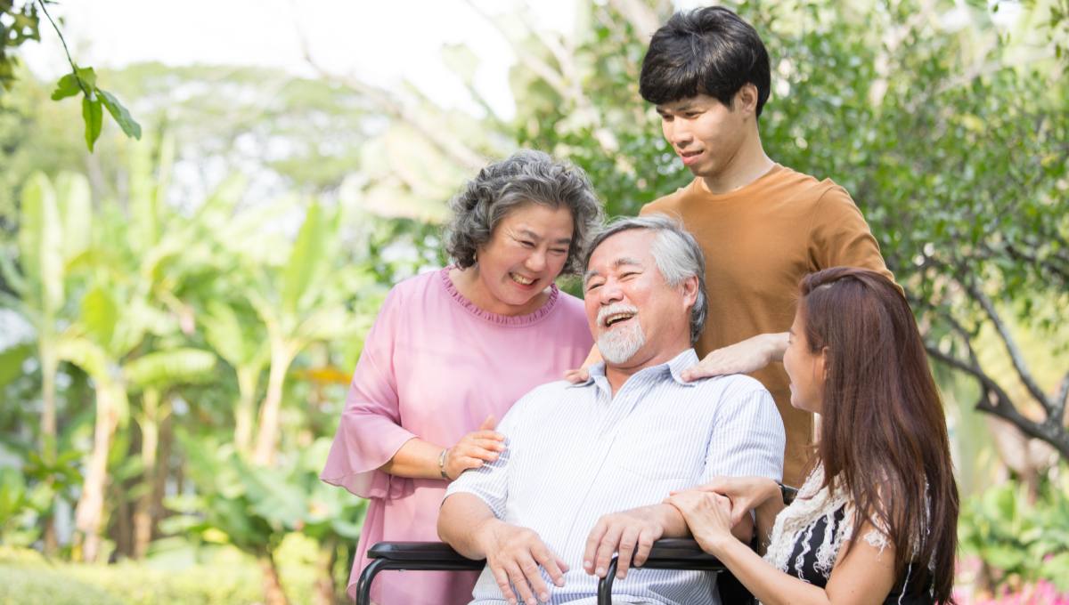 Vì sao nên mua bảo hiểm nhân thọ cho bố mẹ? | Prudential Việt Nam