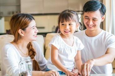 Lợi ích và kinh nghiệm mua bảo hiểm cho con cha mẹ nên biết