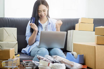 Mạng xã hội đã chiêu dụ bạn tiêu tiền như thế nào?