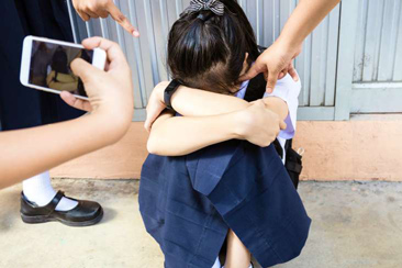 Đồng hành cùng con chống nạn bắt nạt học đường