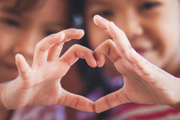 Mình cùng đi từ thiện con nhé