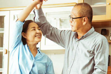 Nhờ đâu mà ông bà ta thương nhau dài lâu