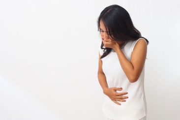 Nhận diện ngay 10 dấu hiệu ngộ độc thực phẩm và cách xử lý