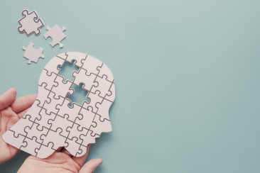 Alzheimer là gì? Nguyên nhân và cách phòng bệnh hữu hiệu