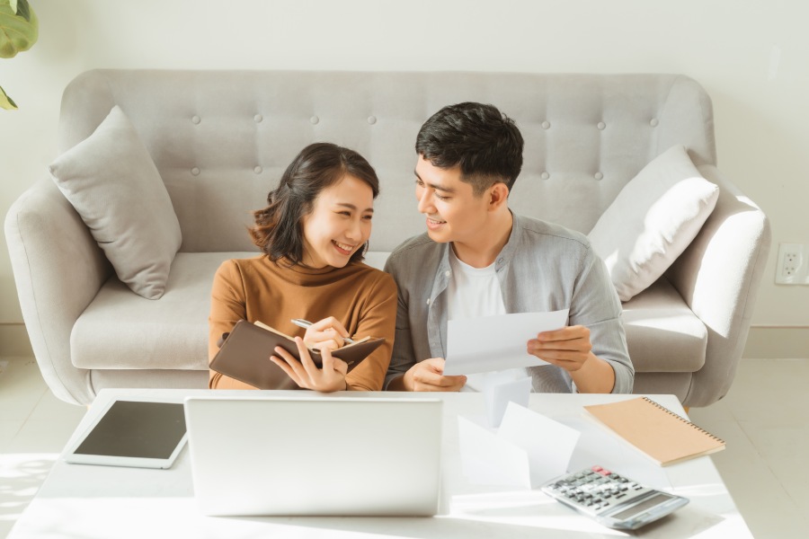Cách giúp gia đình trẻ bớt lo âu về tài chính ngày cuối năm | Prudential  Việt Nam
