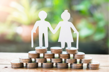 Nên mua bảo hiểm sức khỏe cho người trên 60-65 tuổi không?