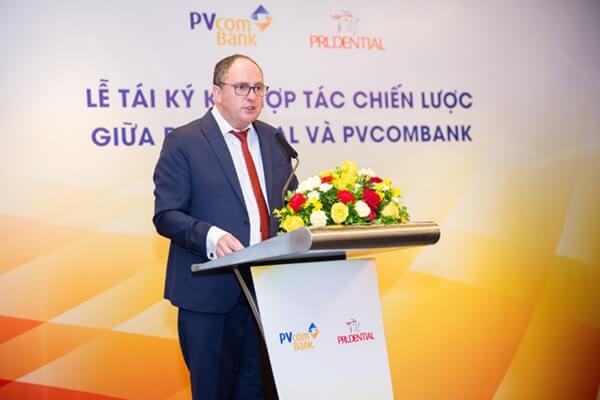 Ông Clive Baker – Tổng Giám đốc của Prudential