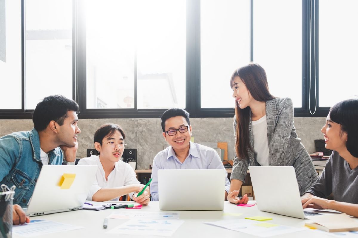 bao-hiem-xa-hoi-la-gi-phan-loai-che-do-va-cach-tham-gia-1200x800-3