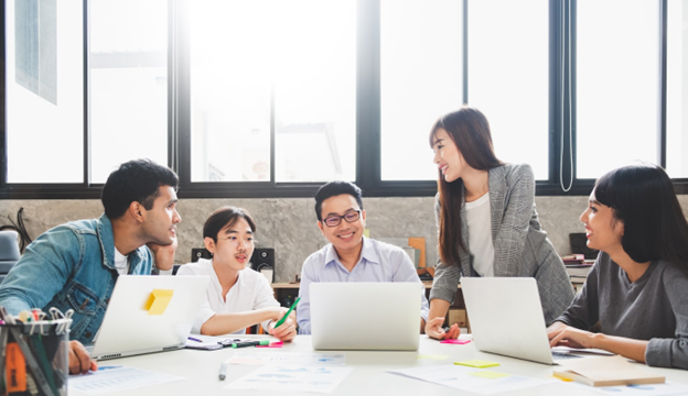 công ty thảo luận về các loại bảo hiểm