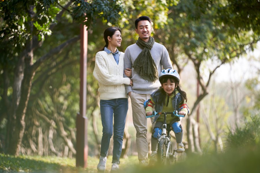 Hãy để con tự lớn, cha mẹ đừng lớn “hộ” con nhé!