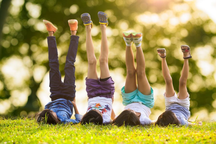 Hãy để con tự lớn, cha mẹ đừng lớn “hộ” con nhé!