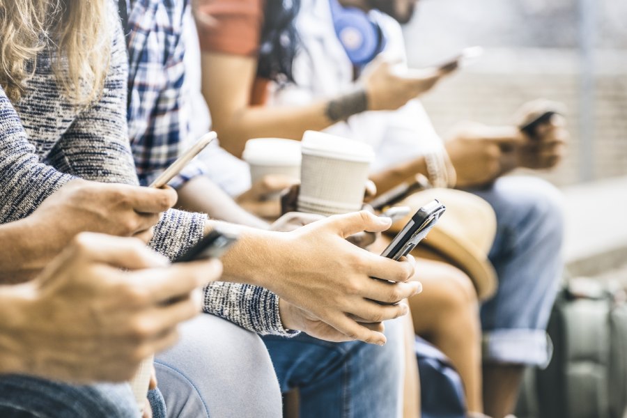 Blog Nhịp Sống Khỏe Hội chứng sợ “bỏ lỡ” trong xã hội hiện đại