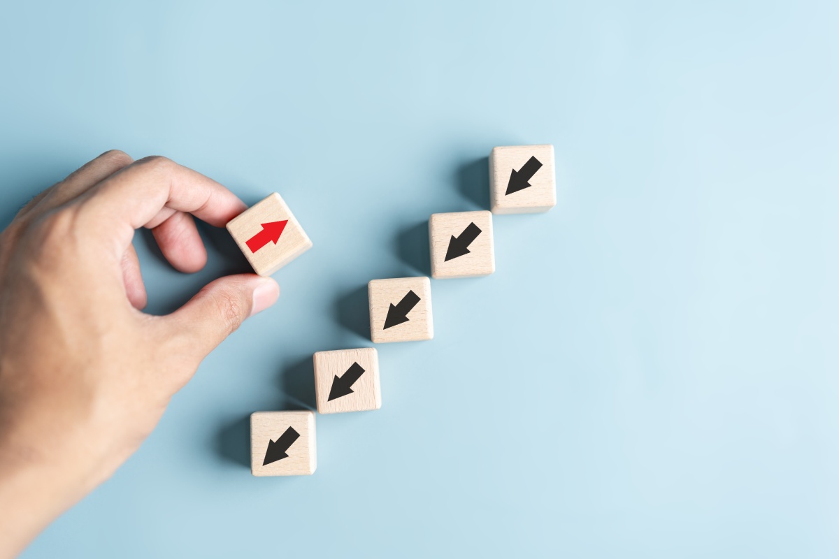 nghi-nguoc-de-di-truoc-tu-duy-chien-luoc-giua-nghich-canh-1200x800-3