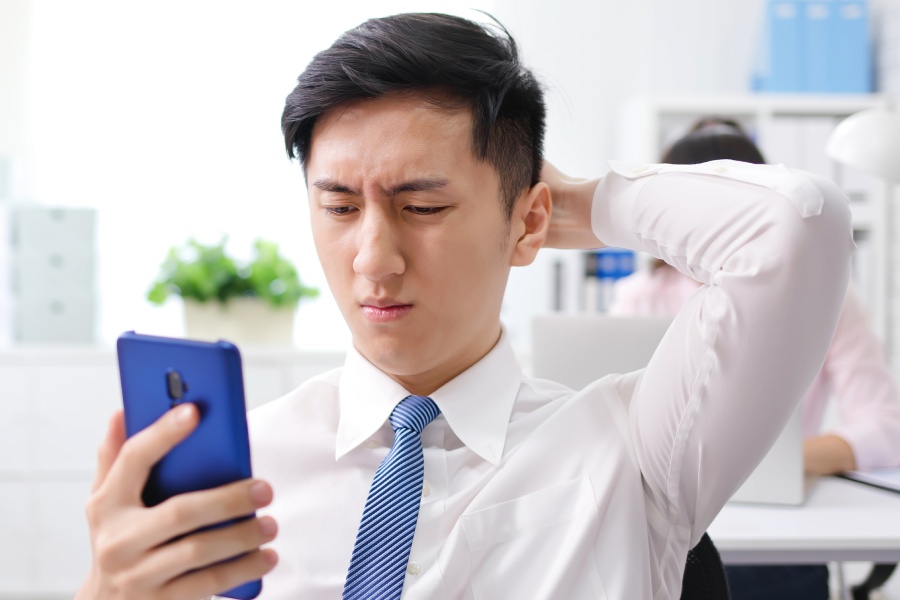 nhung-dau-hieu-ban-dang-bi-thao-tung-tam-ly-noi-cong-so-1200x800-3