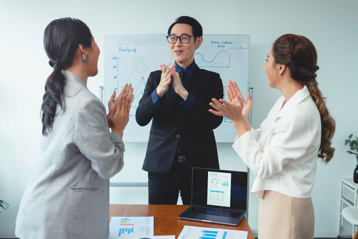 thai-do-song-tich-cuc-co-bap-tinh-than-ban-can-ren-luyen-moi-ngay-1200x800-1