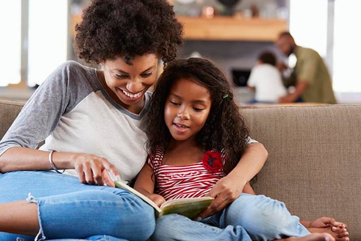 tu-duy-phan-bien-bi-kip-de-con-khong-bi-cuon-theo-dam-dong-1200x800-4