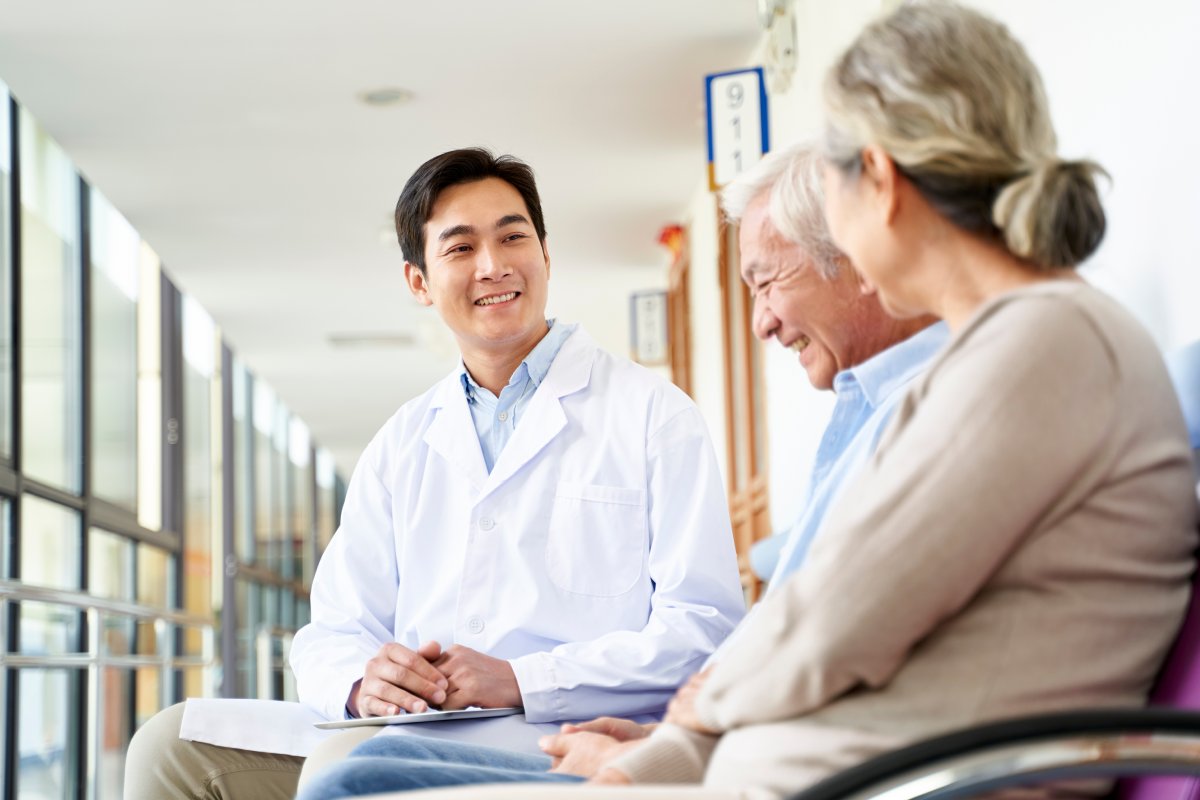 bác sĩ giải đáp bảo hiểm y tế chi trả như thê nào cho bệnh nhân lớn tuổi
