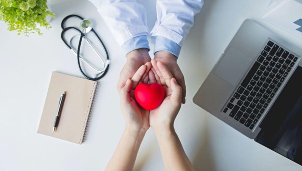 Bảo hiểm sức khỏe hỗ trợ chi phí y tế và bảo vệ tài chính trước rủi ro.