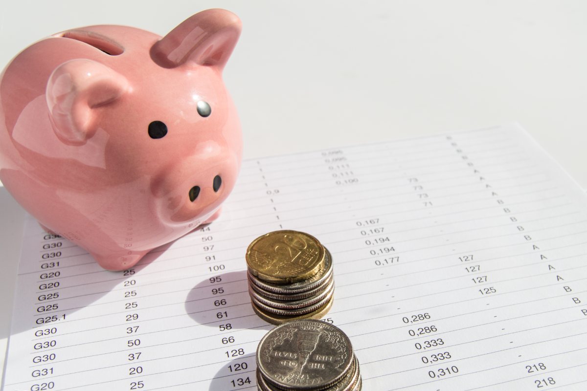 bao-nhieu-tien-thi-co-the-gui-tiet-kiem-va-can-luu-y-gi-1200x800-1