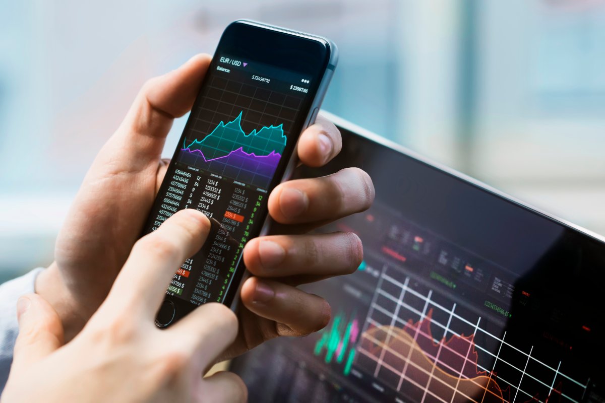 dau-tu-gia-tri-la-gi-cac-nguyen-tac-can-biet-de-tu-tin-ap-dung-1200x800-2