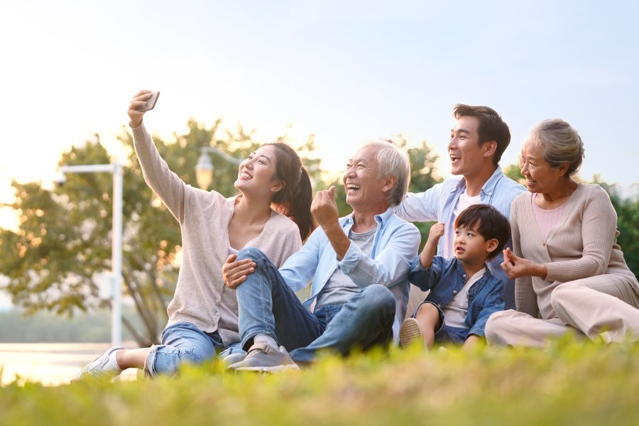 gia đình hạnh phúc vì đã có bảo hiểm phi nhân thọ