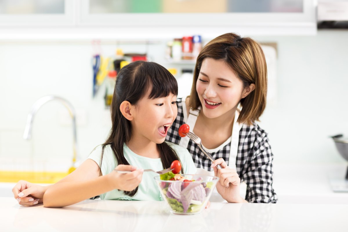 6-cach-cham-soc-suc-khoe-cho-be-ma-cha-me-nao-cung-can-biet-1200x800-1