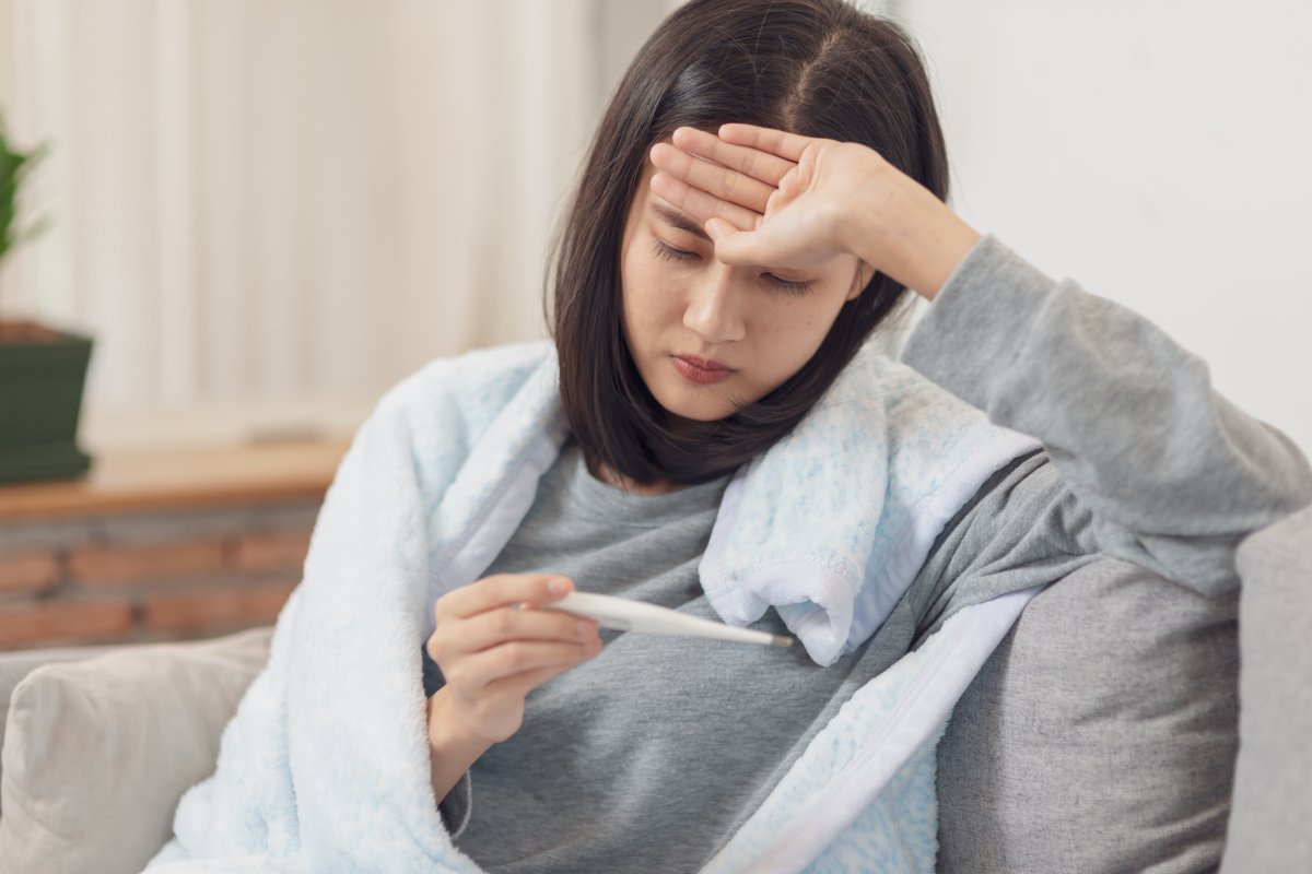 Nhận diện ngay 10 dấu hiệu ngộ độc thực phẩm và cách xử lý