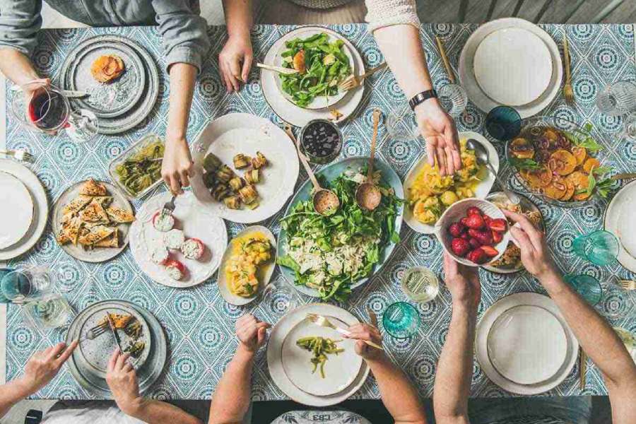 hoc-tap-phuong-phap-dinh-duong-lanh-manh-tu-truyen-thong-am-thuc-cua-nhieu-quoc-gia-khac-nhau-1200x800-3