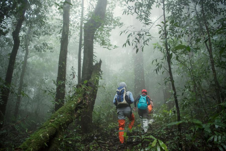 trekking-hiking-xu-huong-ren-luyen-suc-khoe-moi-cua-gioi-tre-1200x800-1