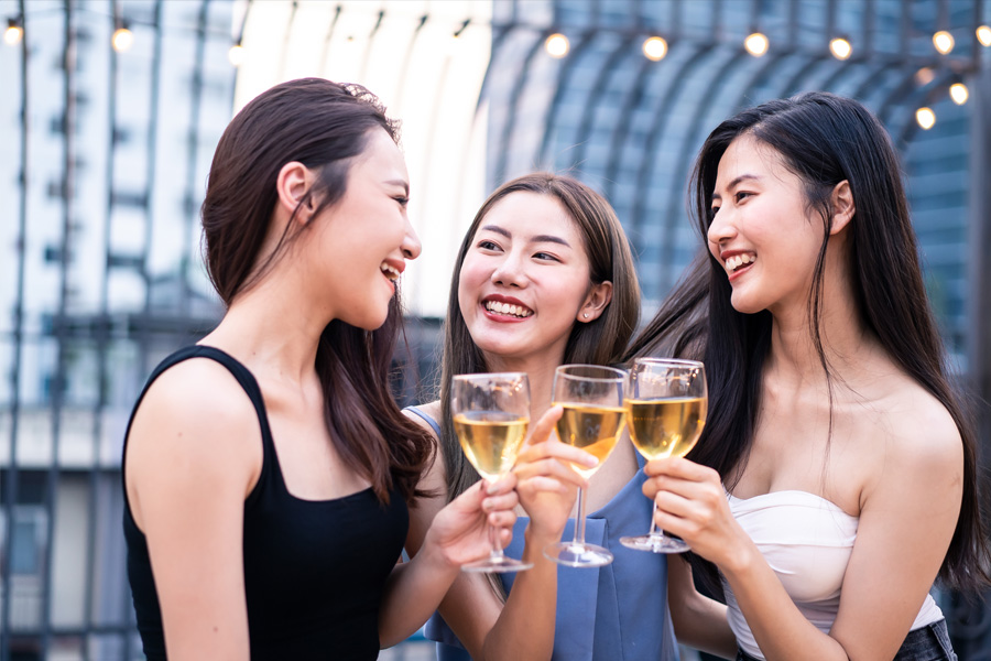 tu-hoa-hau-quy-co-den-hoa-hau-quy-ba-phu-nu-tuoi-nao-cung-can-phai-dep-1200x800-2