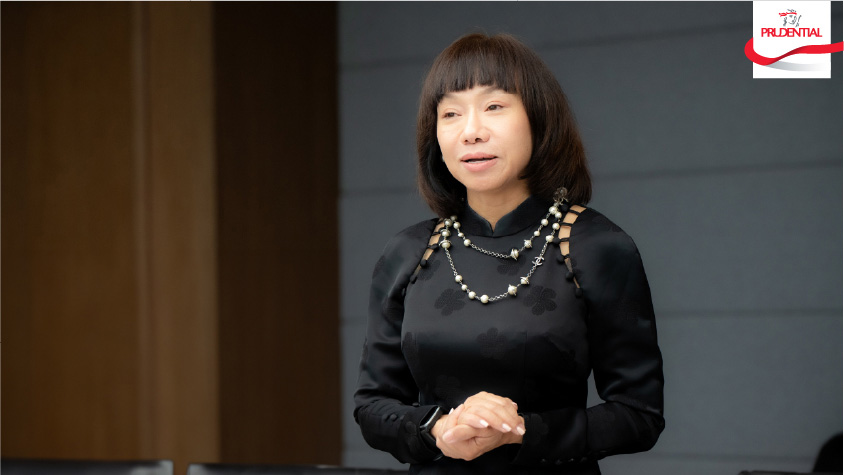 Bà Nguyễn Thanh Hà - Phó Tổng Giám đốc Giao dịch bảo hiểm của Prudential phát biểu tại sự kiện. 