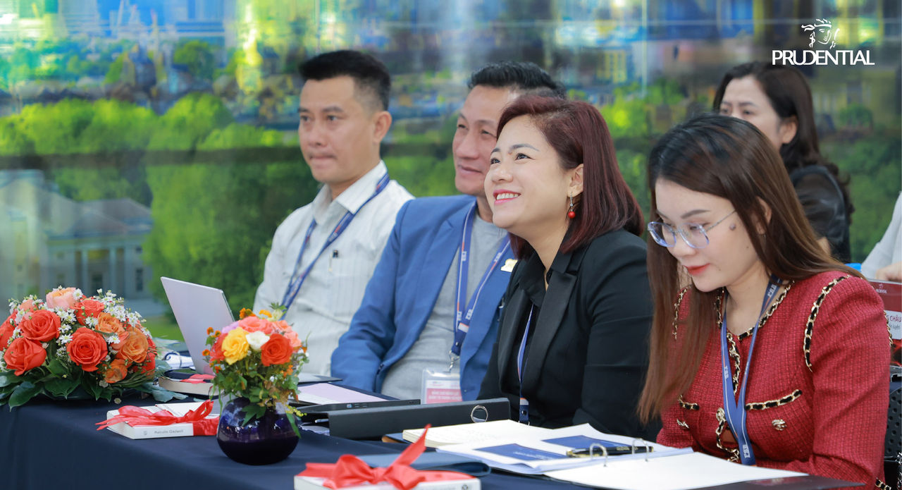     Các Giám đốc văn phòng Tổng đại lý của Prudential trong buổi lễ khai giảng khóa học
